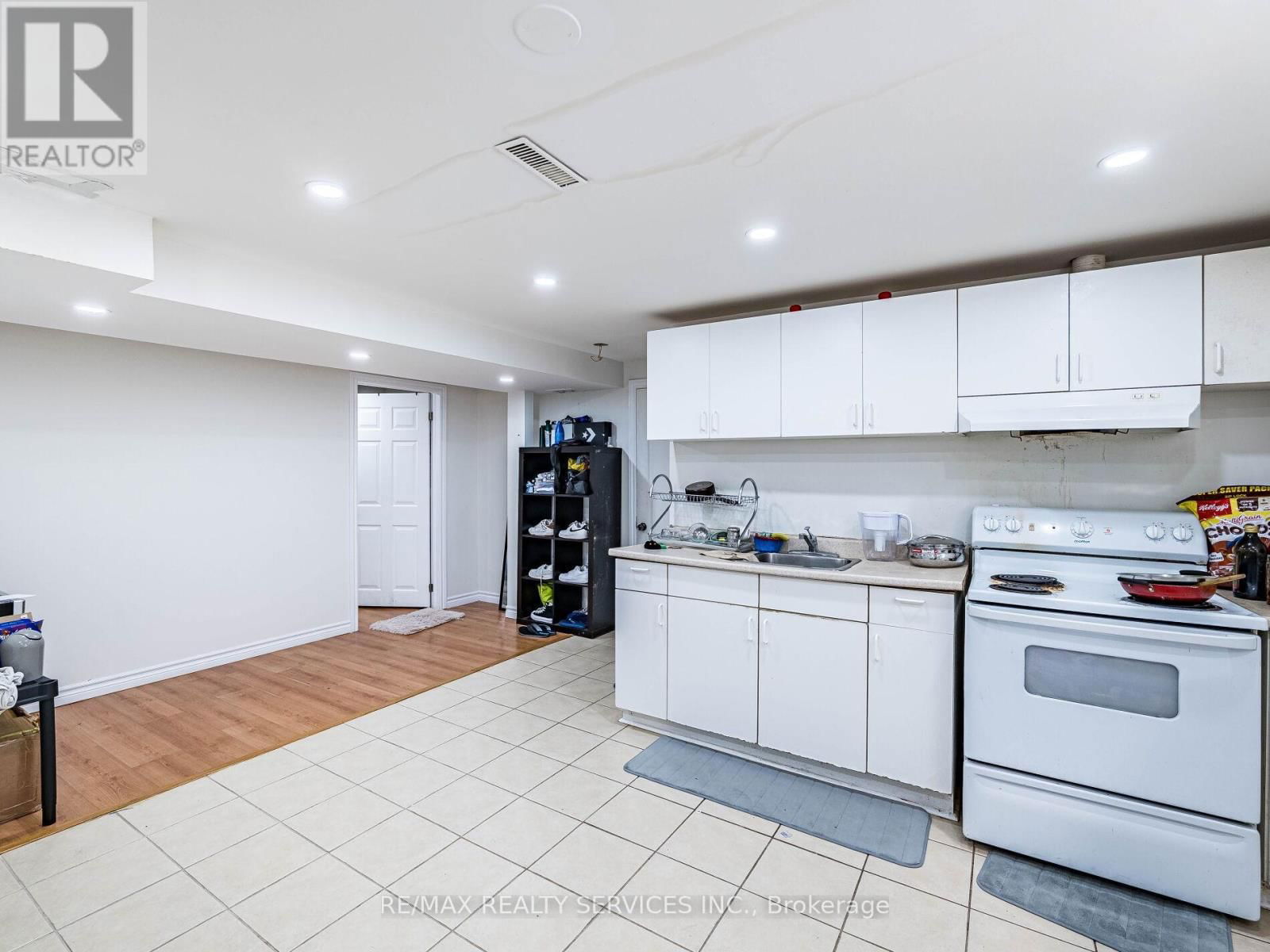 32 MADOC DRIVE Image 32