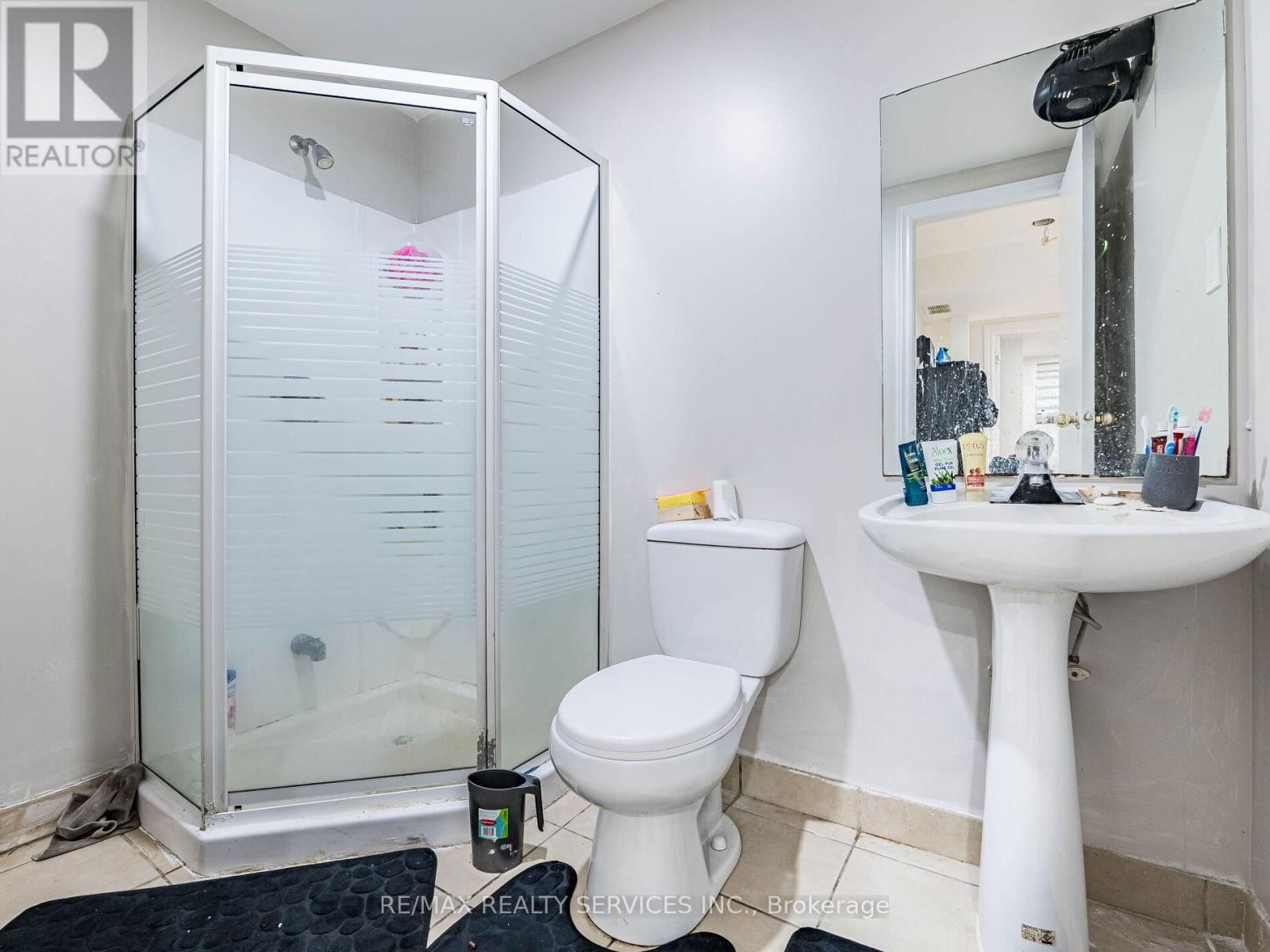 32 MADOC DRIVE Image 35
