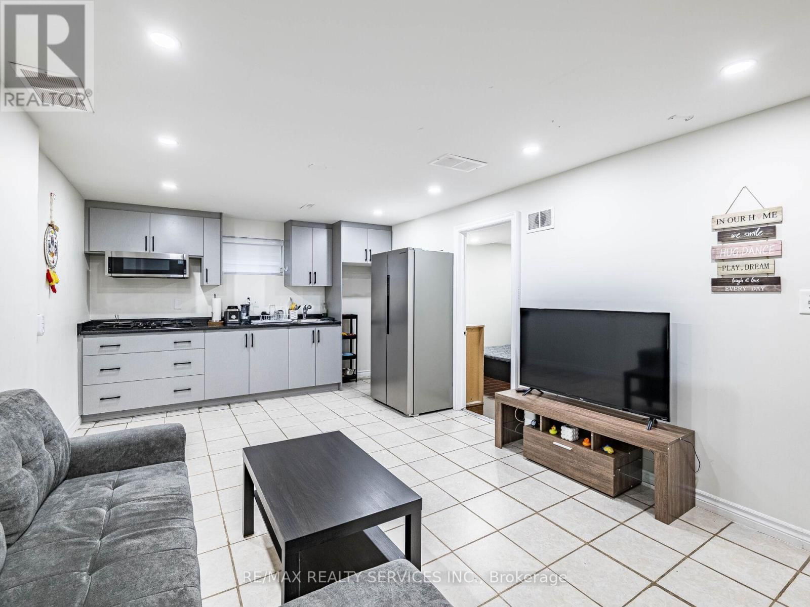 32 MADOC DRIVE Image 37