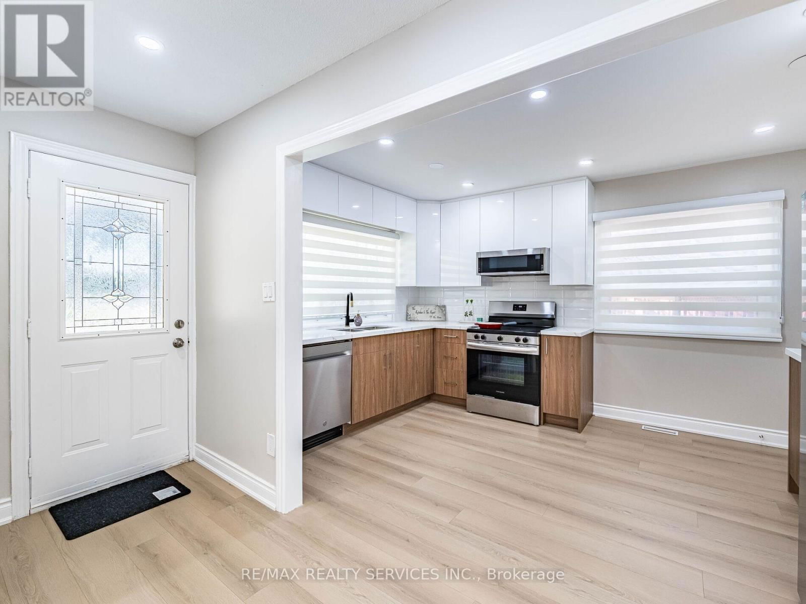 32 MADOC DRIVE Image 8
