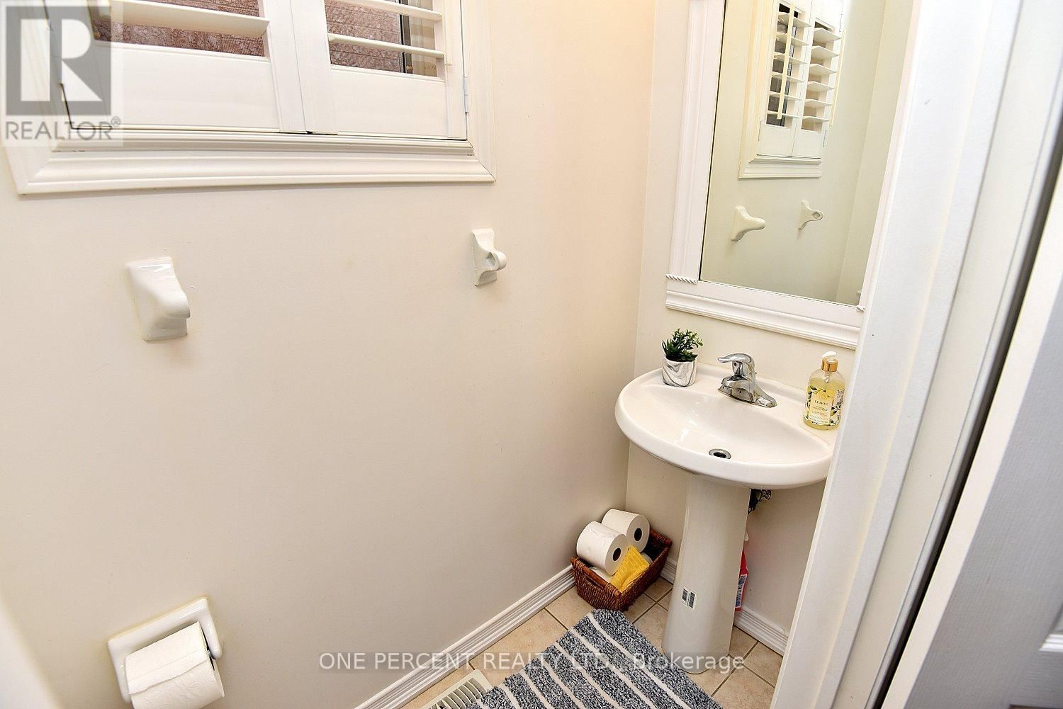 4679 MCLEOD ROAD Image 18