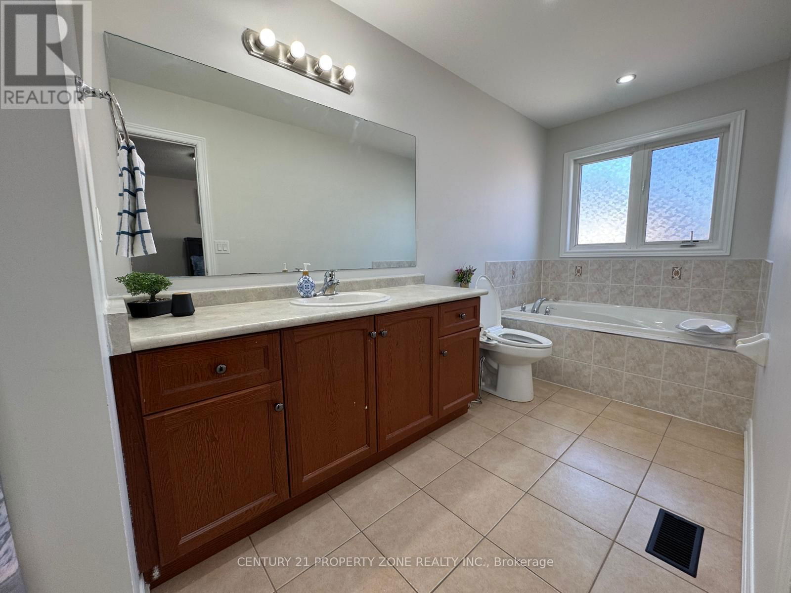 56 ATTVIEW CRESCENT Image 20