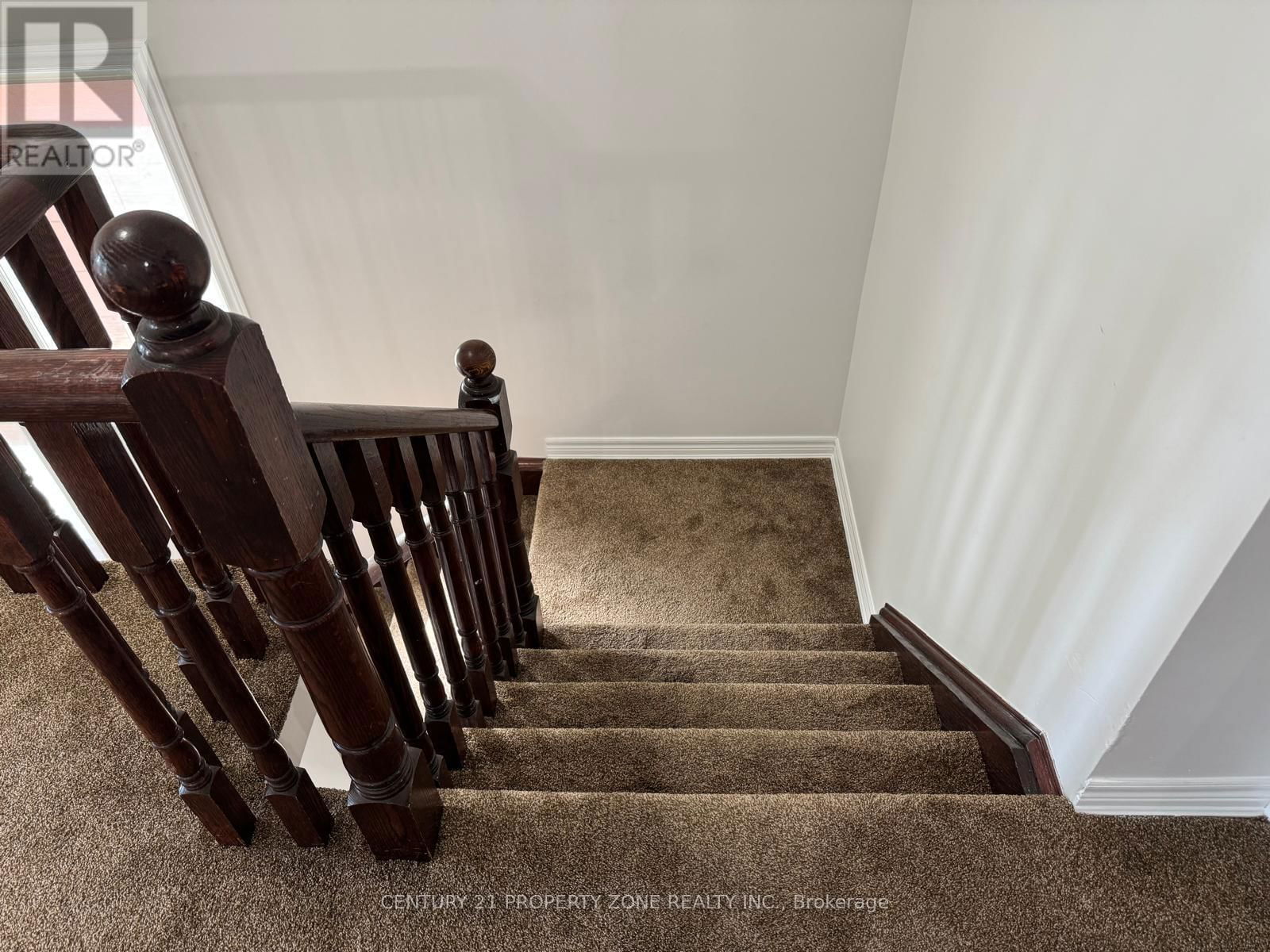 56 ATTVIEW CRESCENT Image 23