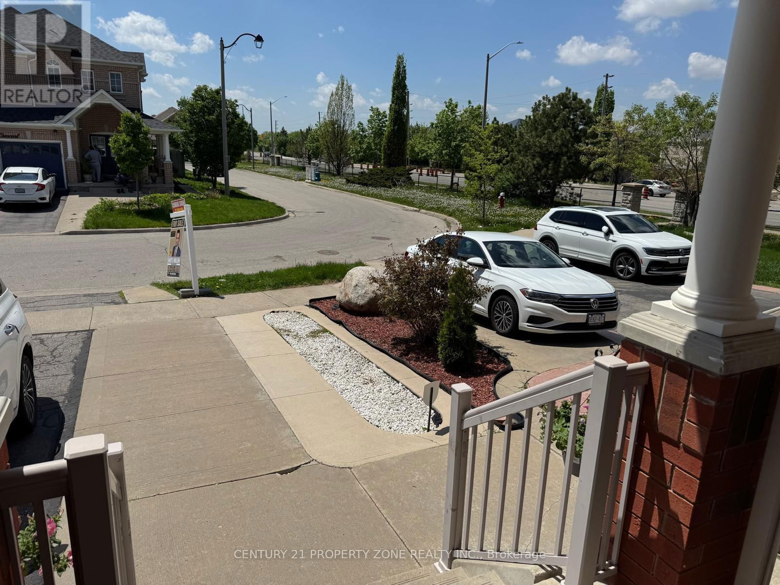56 ATTVIEW CRESCENT Image 25