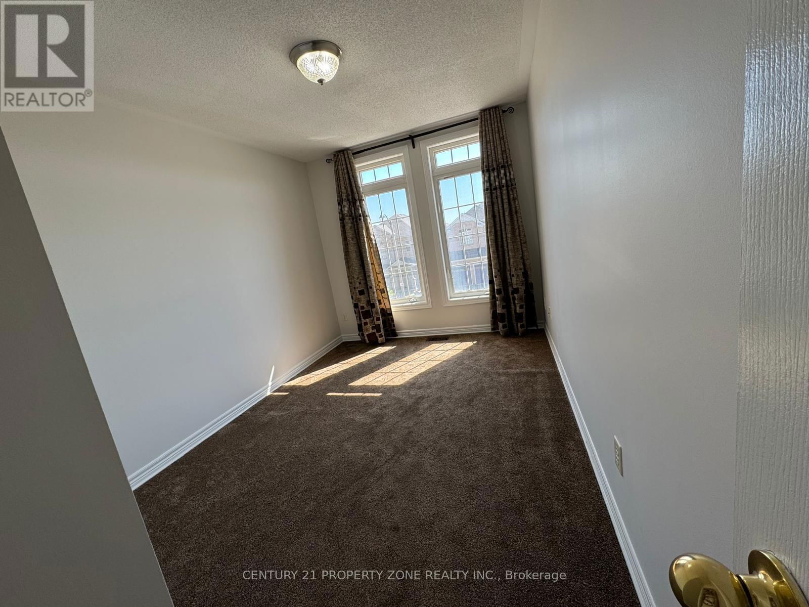 56 ATTVIEW CRESCENT Image 31