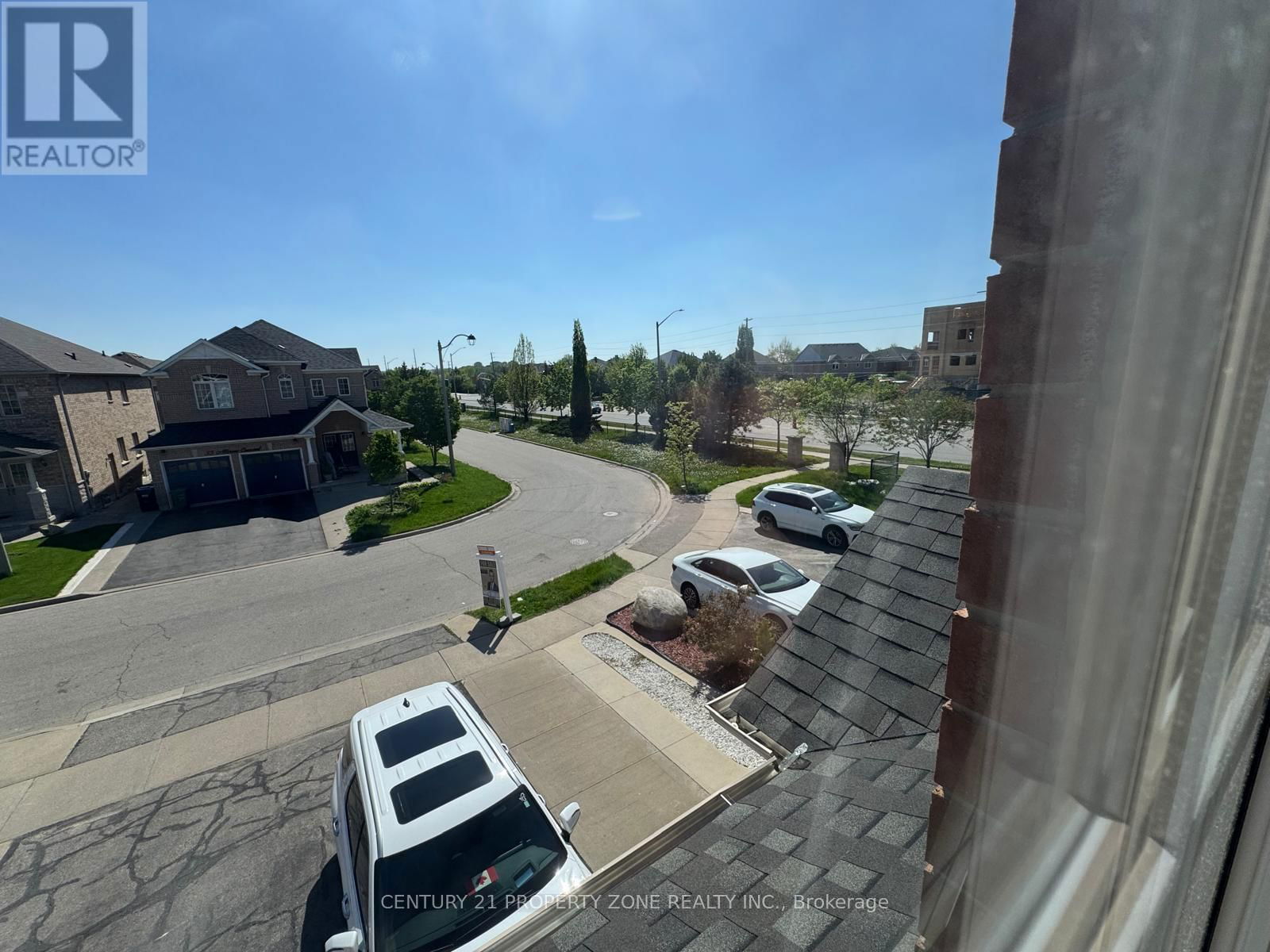 56 ATTVIEW CRESCENT Image 33