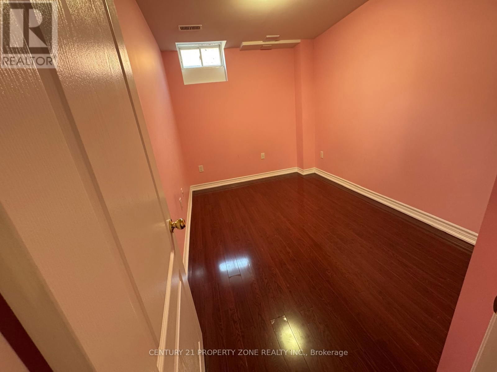 56 ATTVIEW CRESCENT Image 35