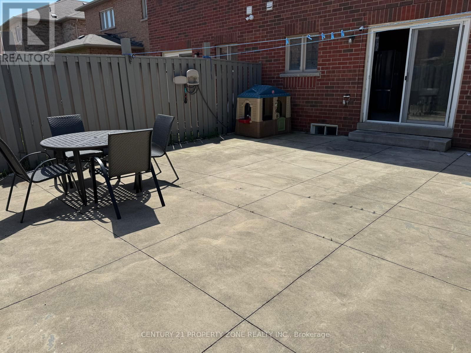 56 ATTVIEW CRESCENT Image 38