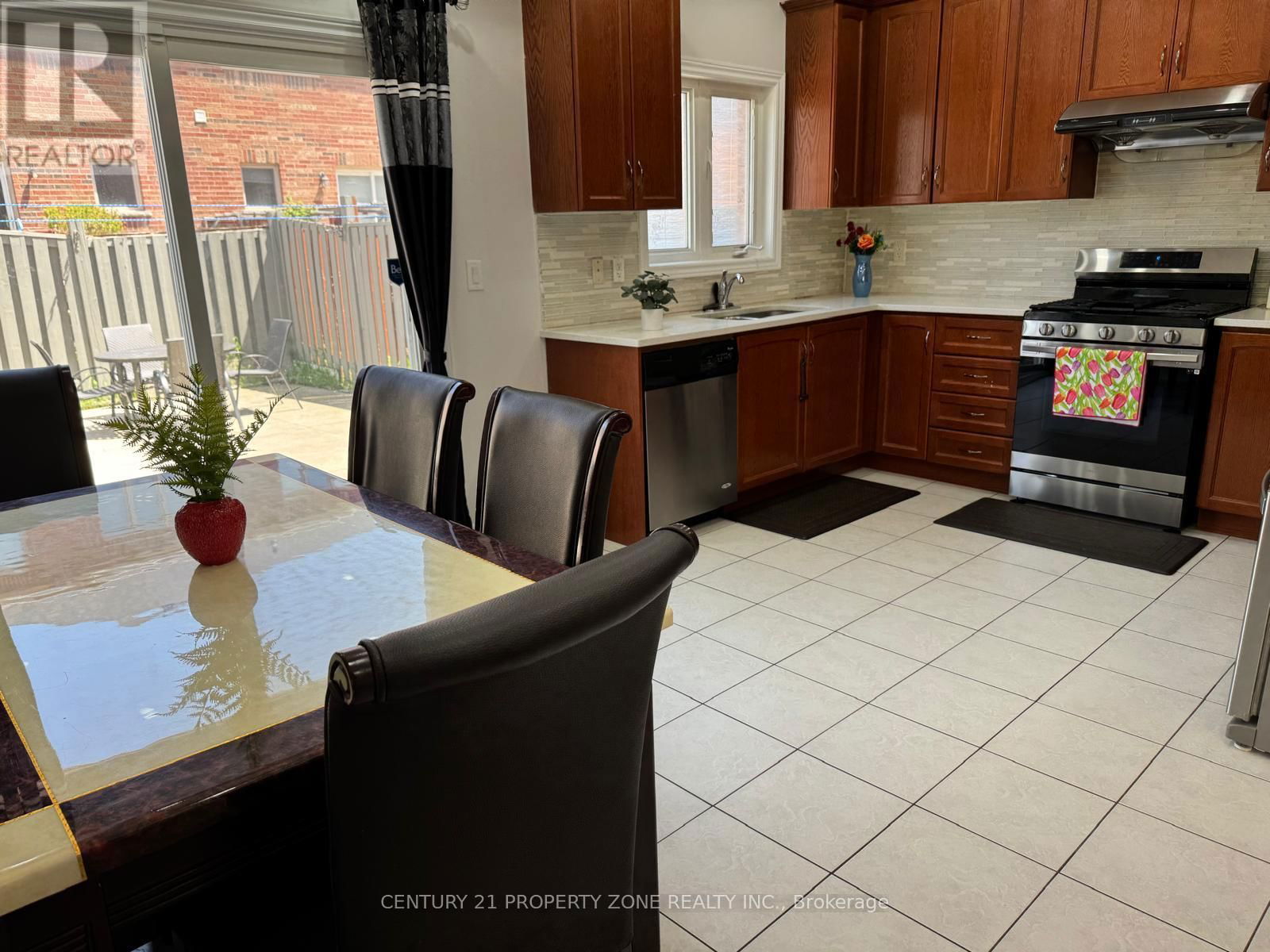 56 ATTVIEW CRESCENT Image 5