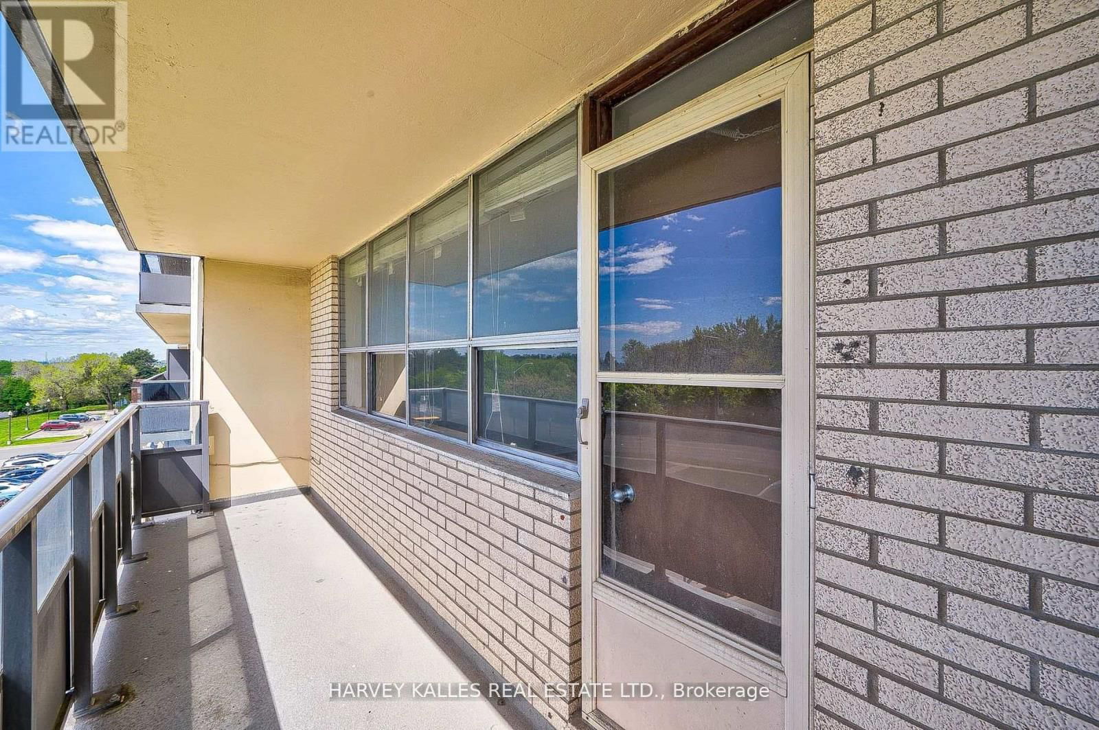 411 - 2000 SHEPPARD AVENUE WEST Image 31