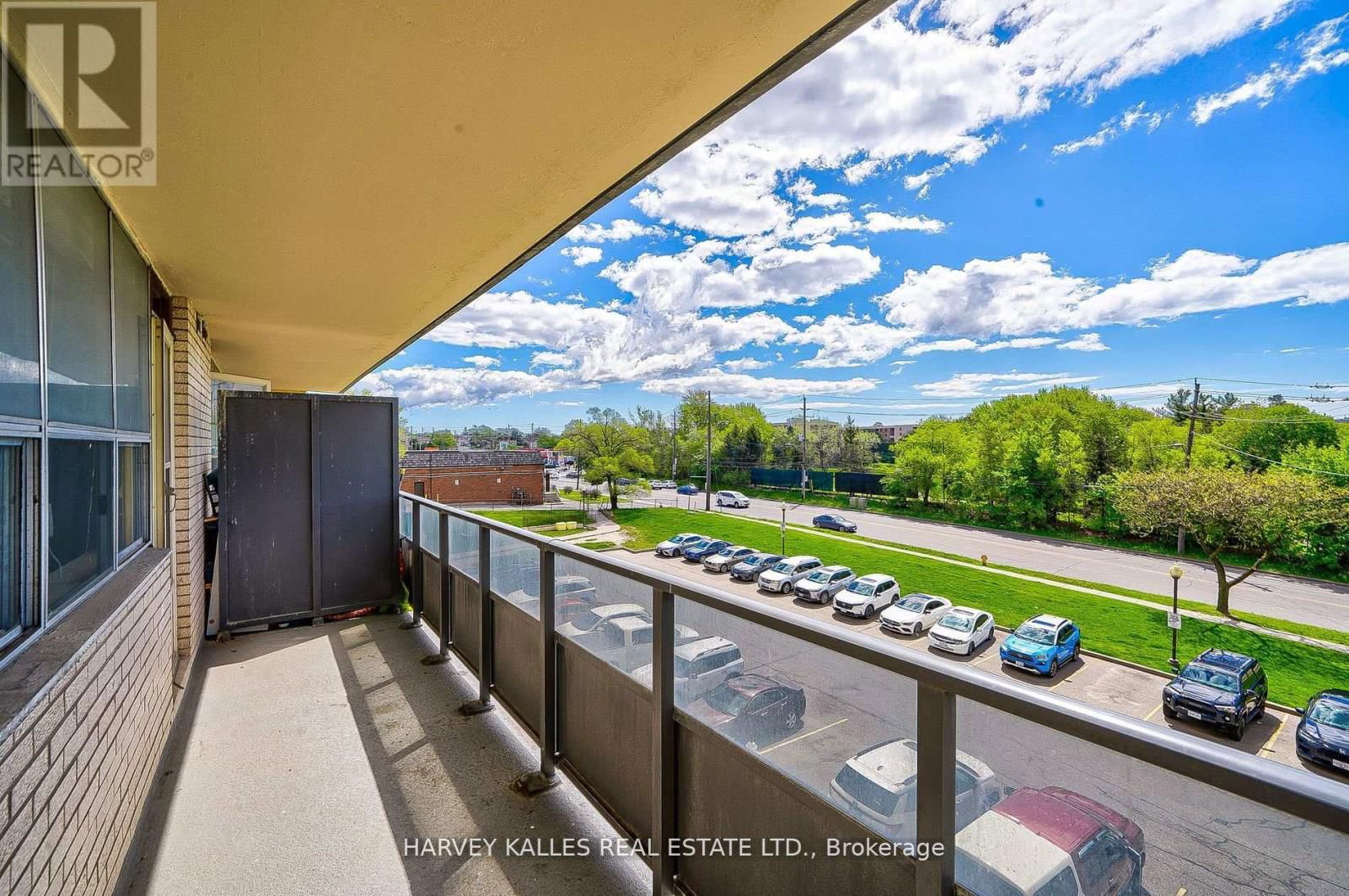 411 - 2000 SHEPPARD AVENUE WEST Image 32