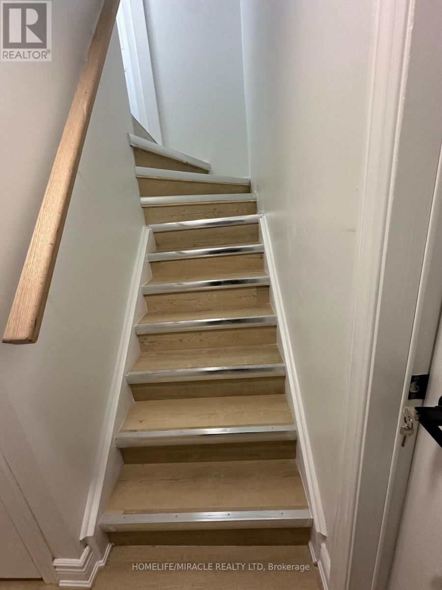 1586 CLITHEROW STREET Image 3
