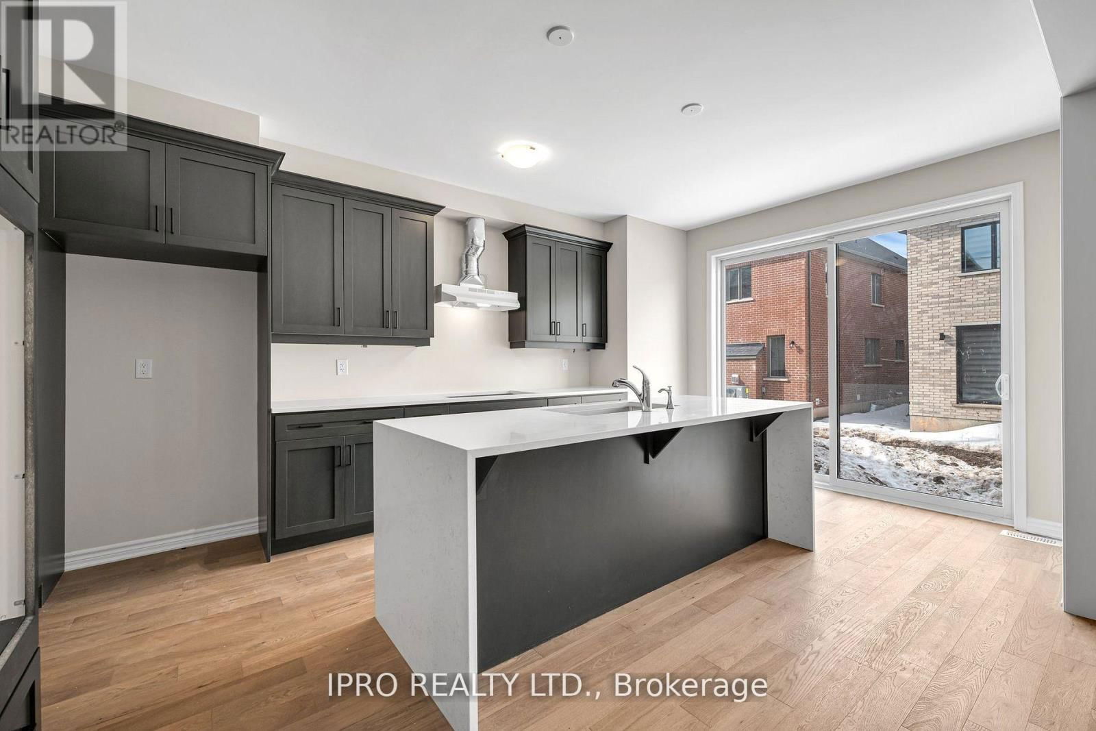 1267 TEMPERANCE CRESCENT Image 12