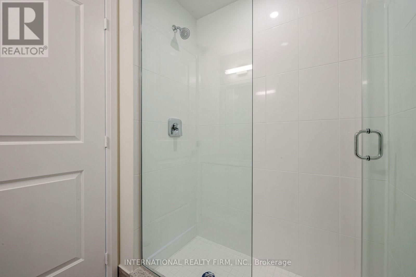 3217 - 35 WATERGARDEN DRIVE Image 19