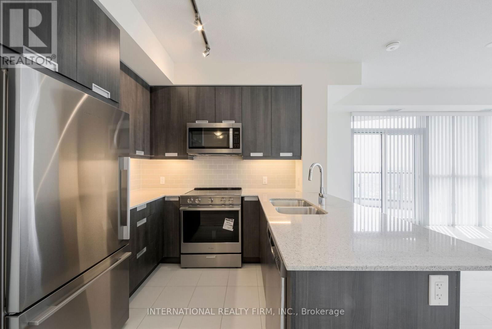 3217 - 35 WATERGARDEN DRIVE Image 6