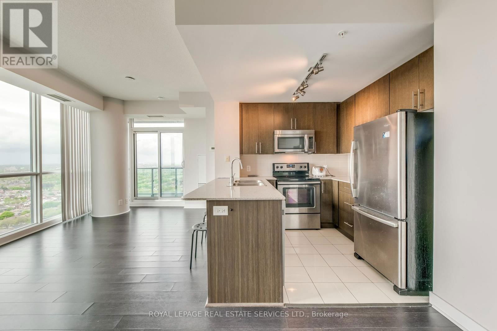 2608 - 3985 GRAND PARK DRIVE Image 13