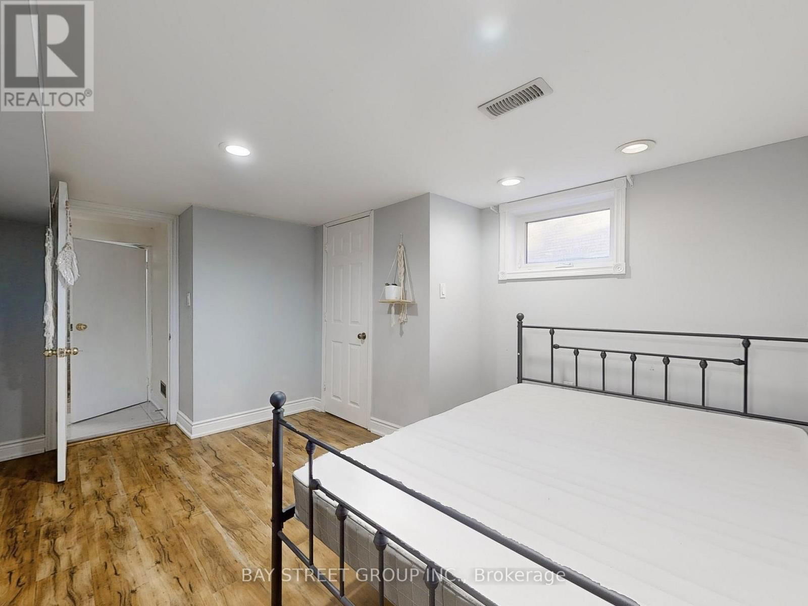 45 ENFIELD AVENUE Image 20
