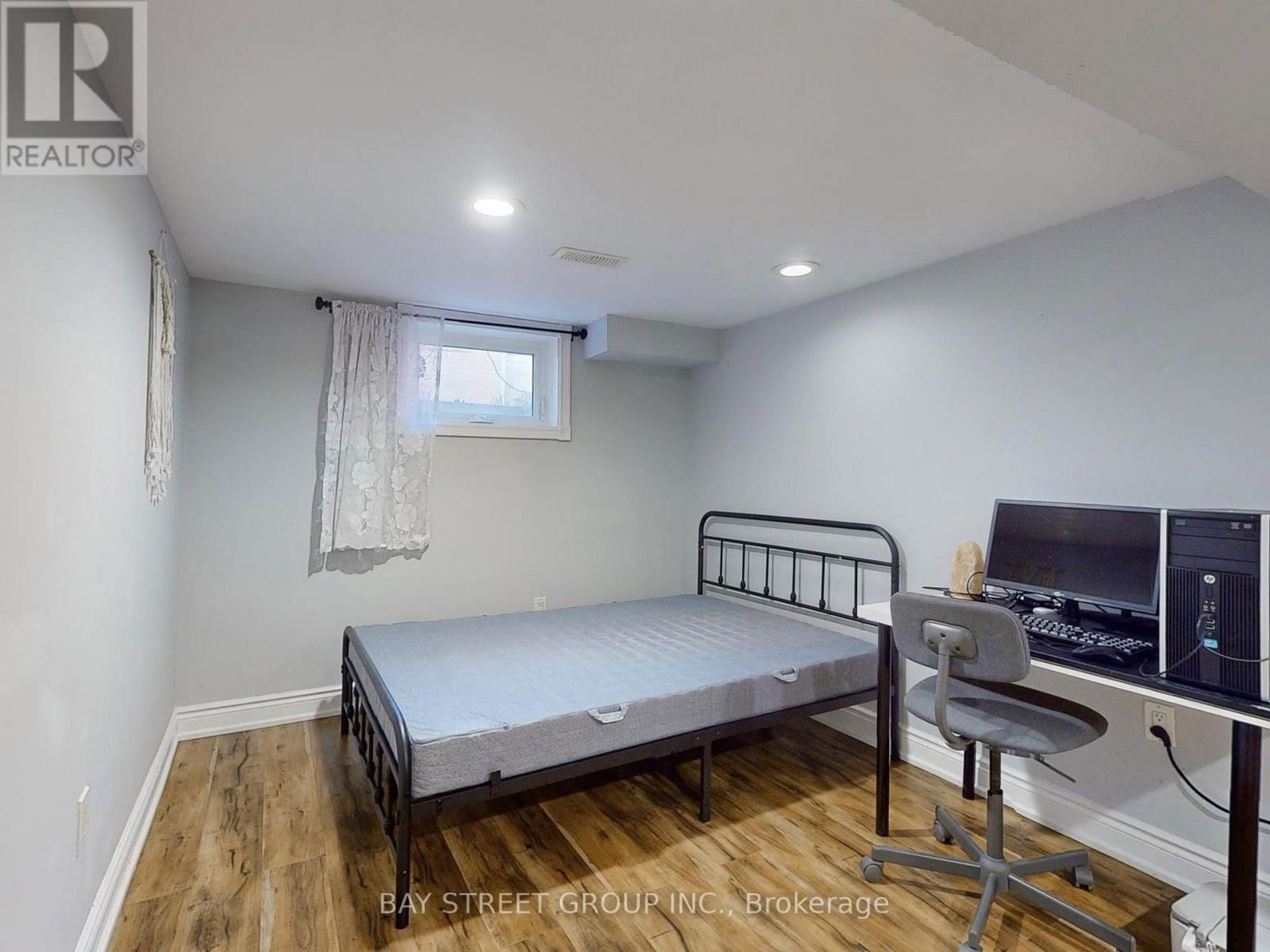 45 ENFIELD AVENUE Image 21