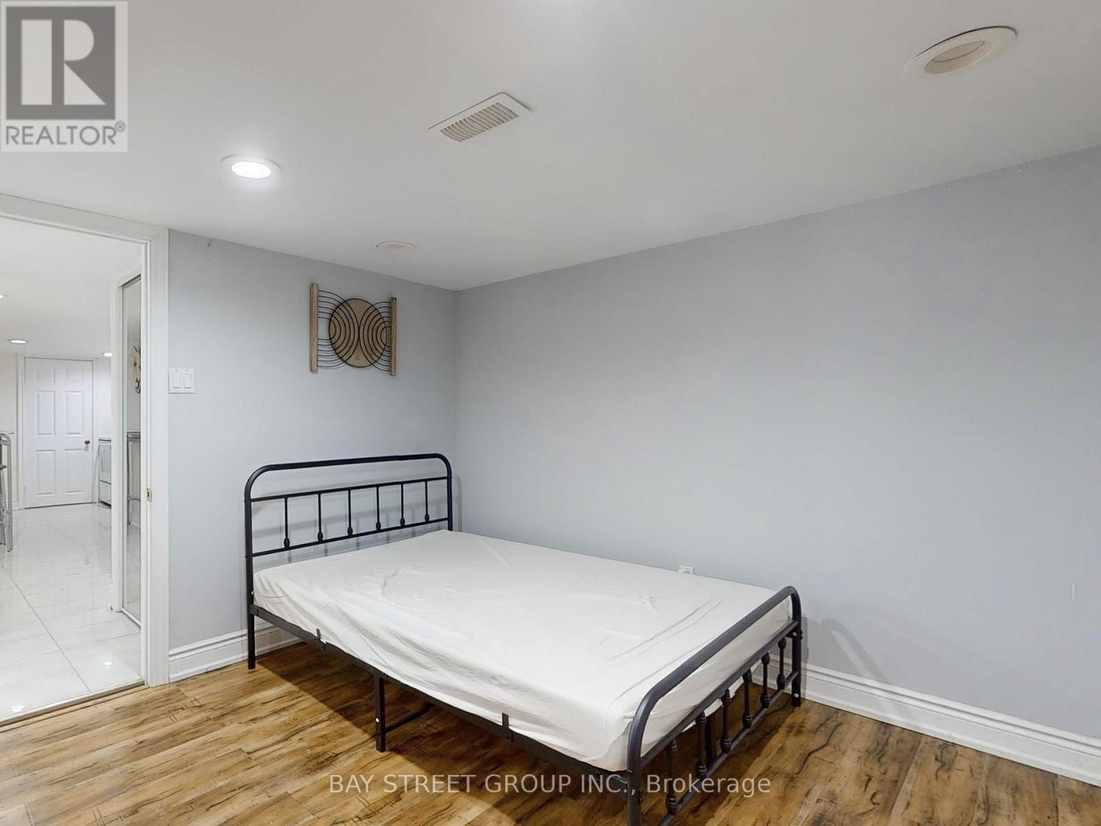 45 ENFIELD AVENUE Image 22