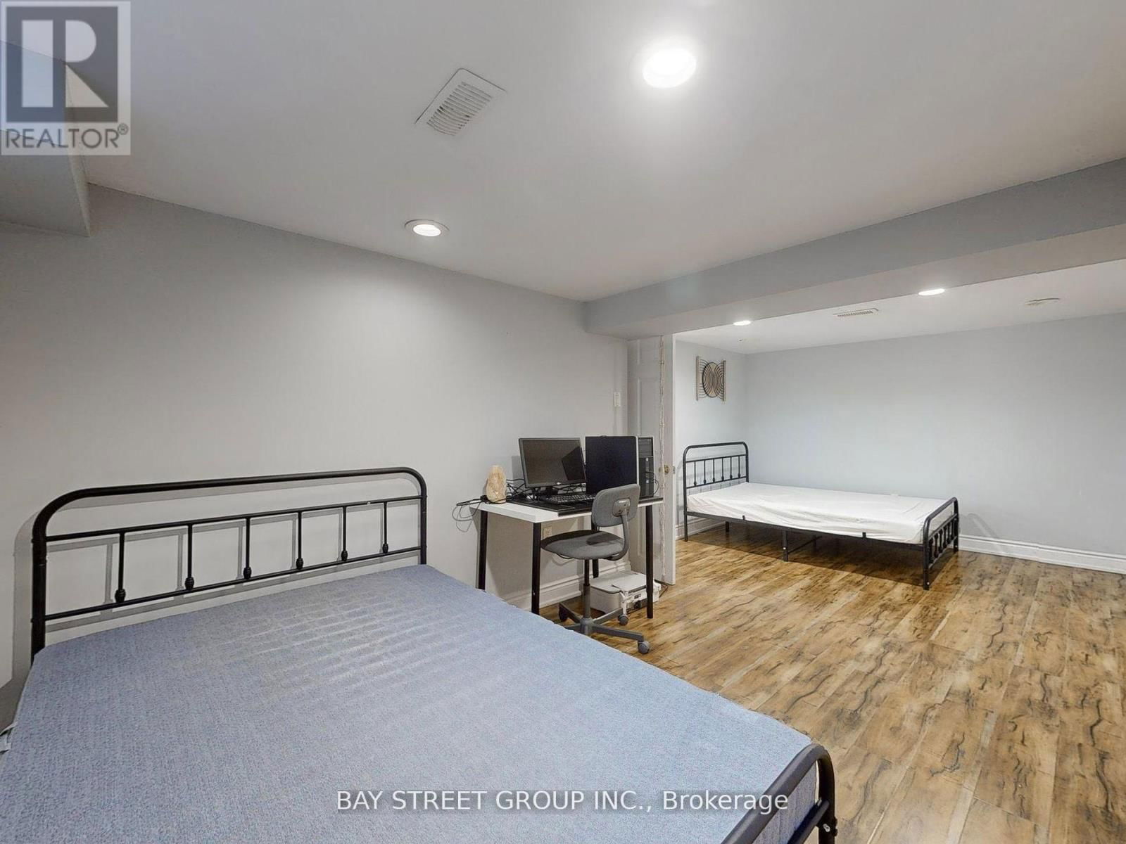 45 ENFIELD AVENUE Image 23
