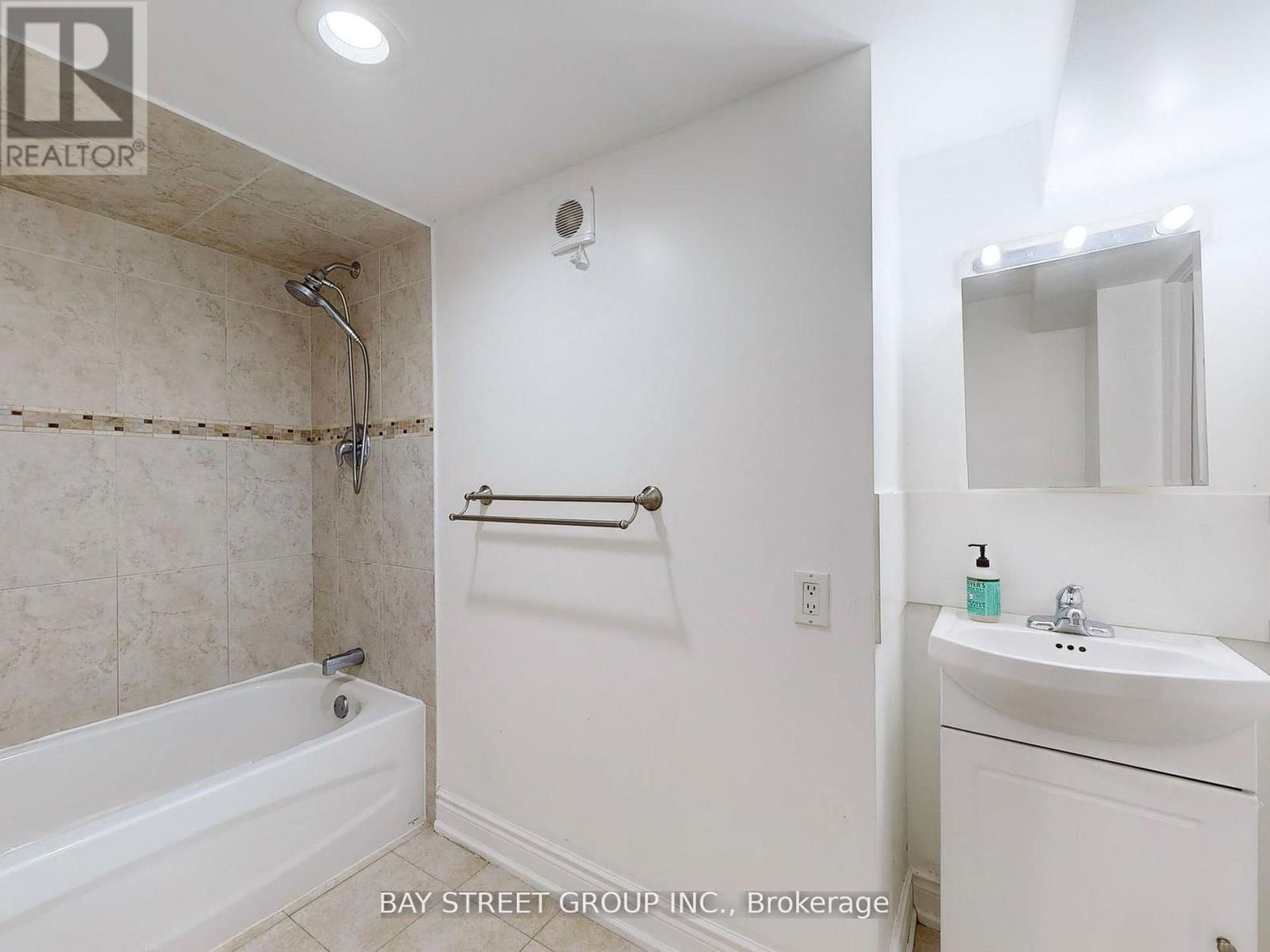 45 ENFIELD AVENUE Image 24