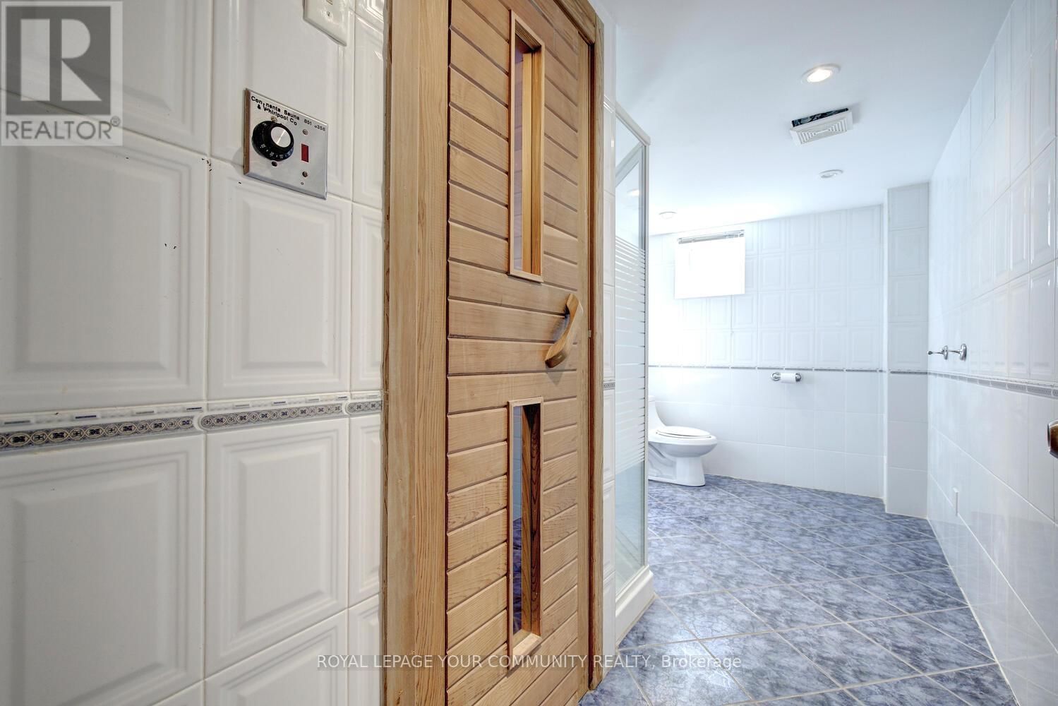1745 BEECHKNOLL AVENUE Image 37