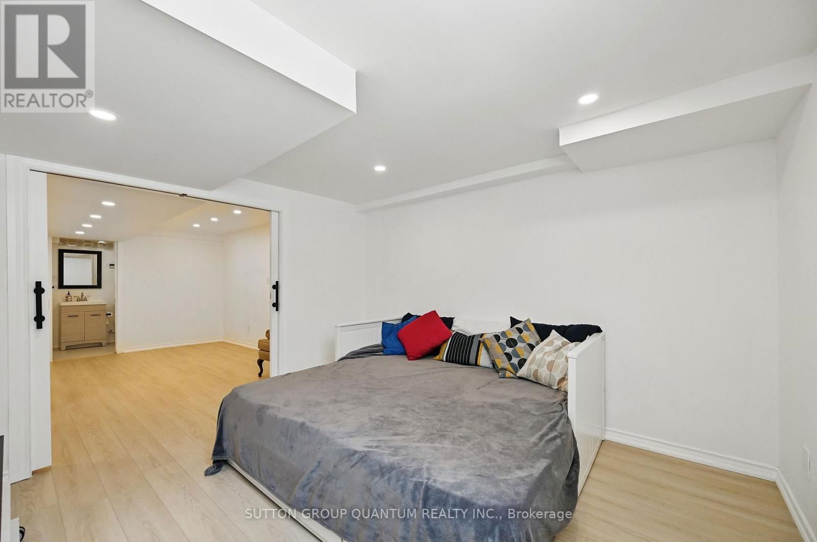 180 GLENASHTON DRIVE Image 29
