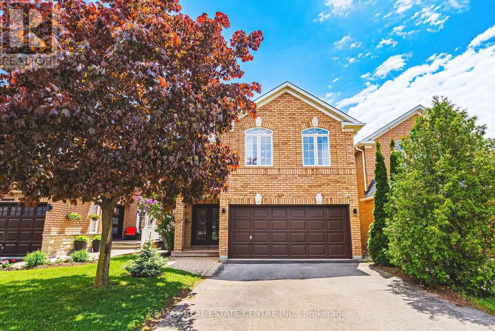 3360 LABURNUM CRESCENT Image 1