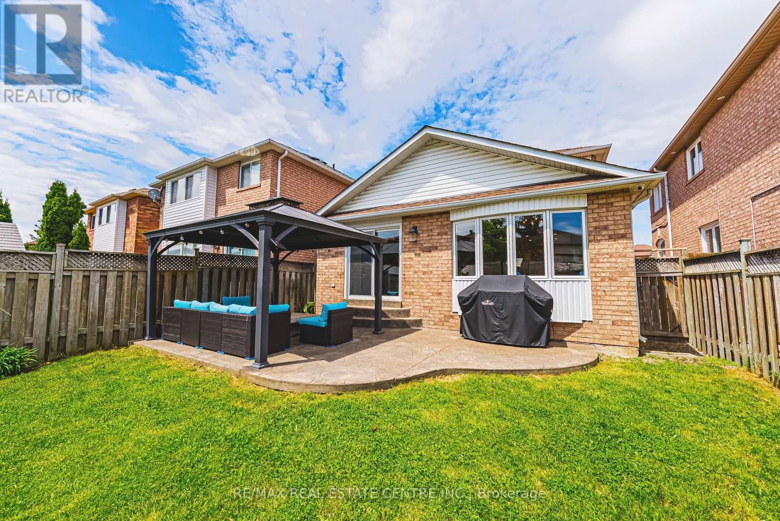 3360 LABURNUM CRESCENT Image 16