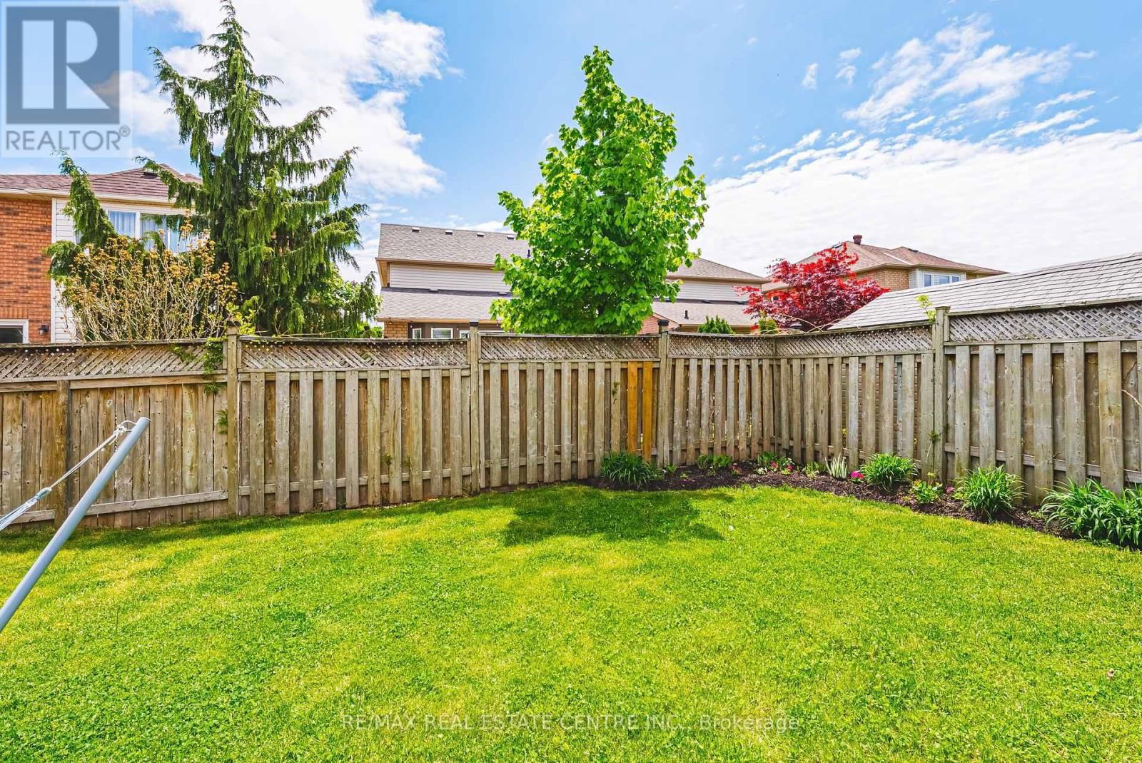 3360 LABURNUM CRESCENT Image 18