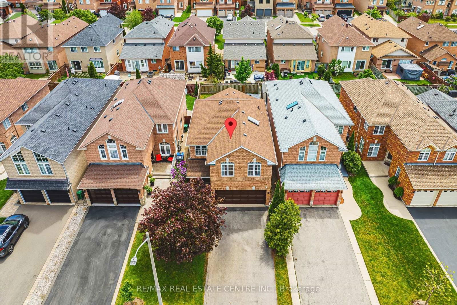 3360 LABURNUM CRESCENT Image 42