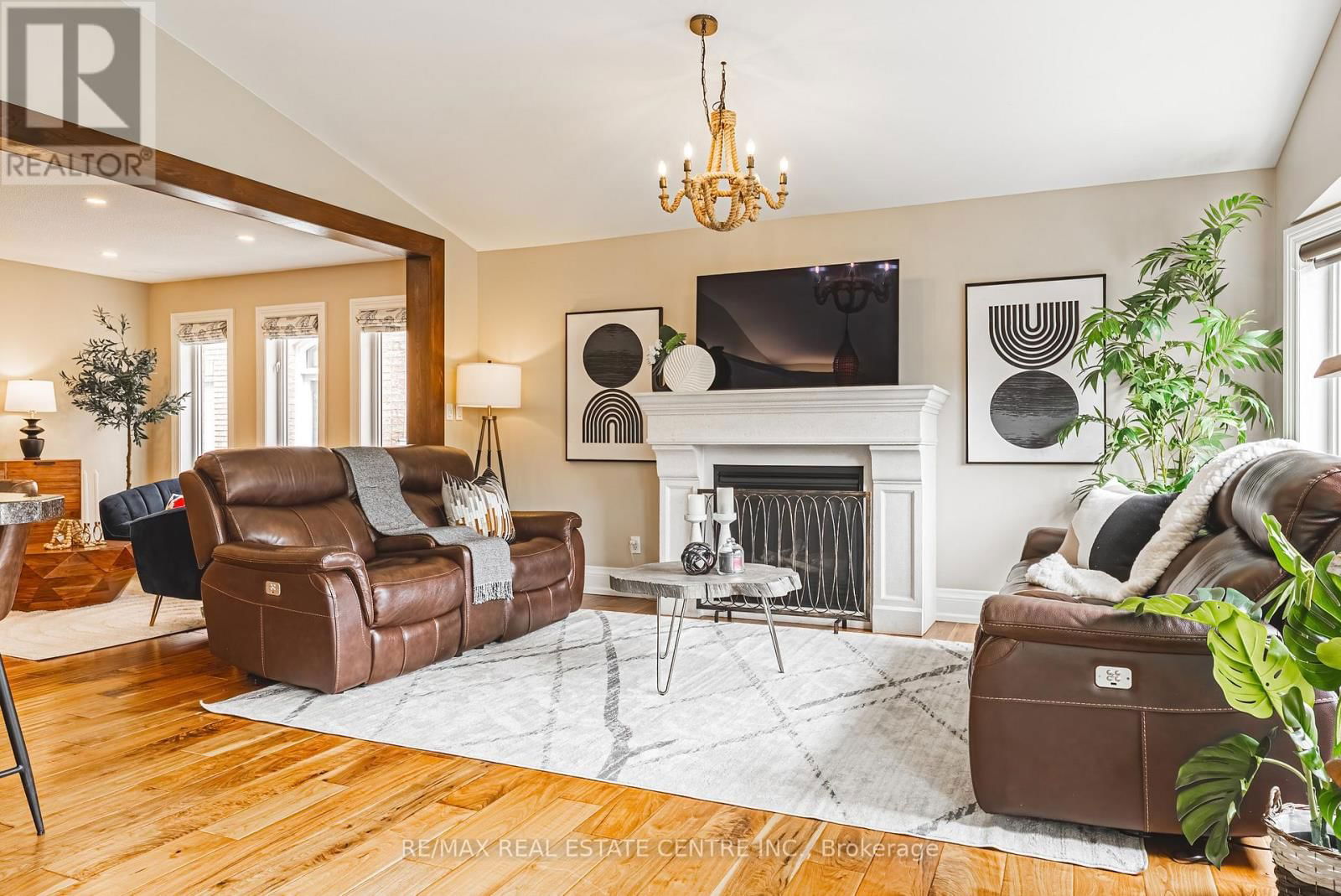 3360 LABURNUM CRESCENT Image 7