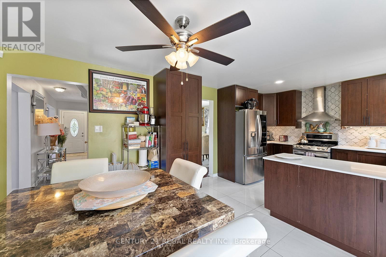 97 HINCHLEY WOOD GROVE Image 21
