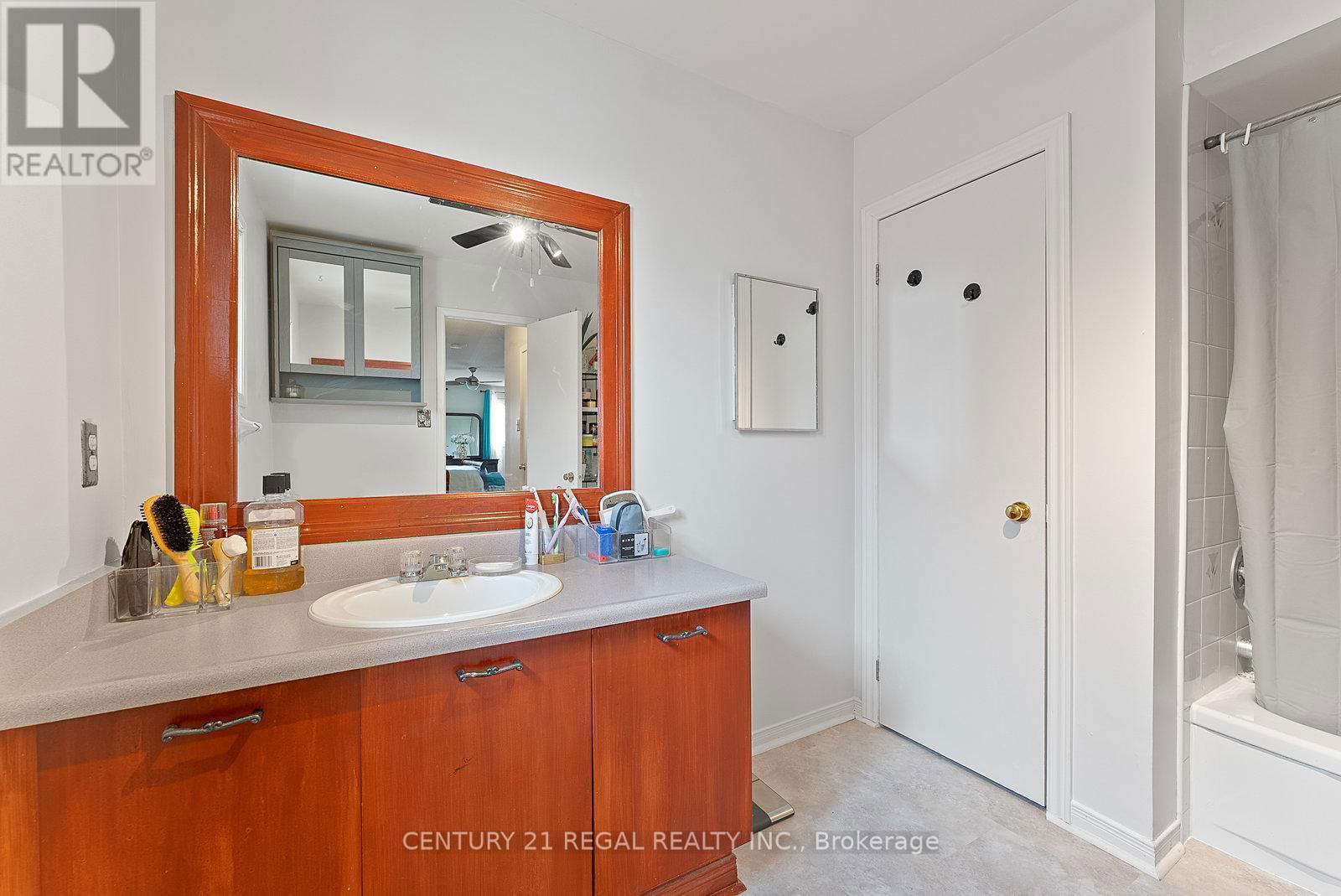 97 HINCHLEY WOOD GROVE Image 35