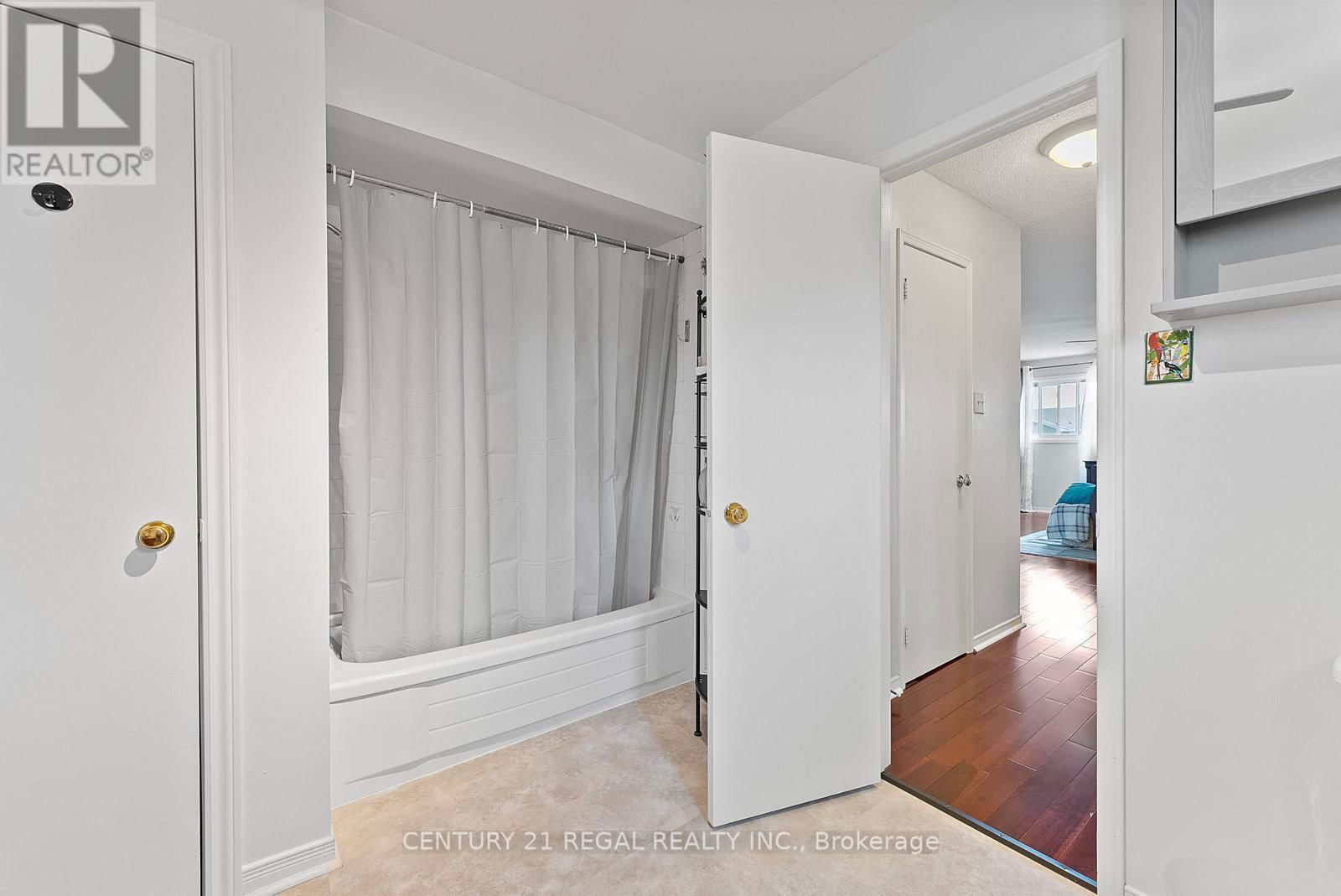 97 HINCHLEY WOOD GROVE Image 36