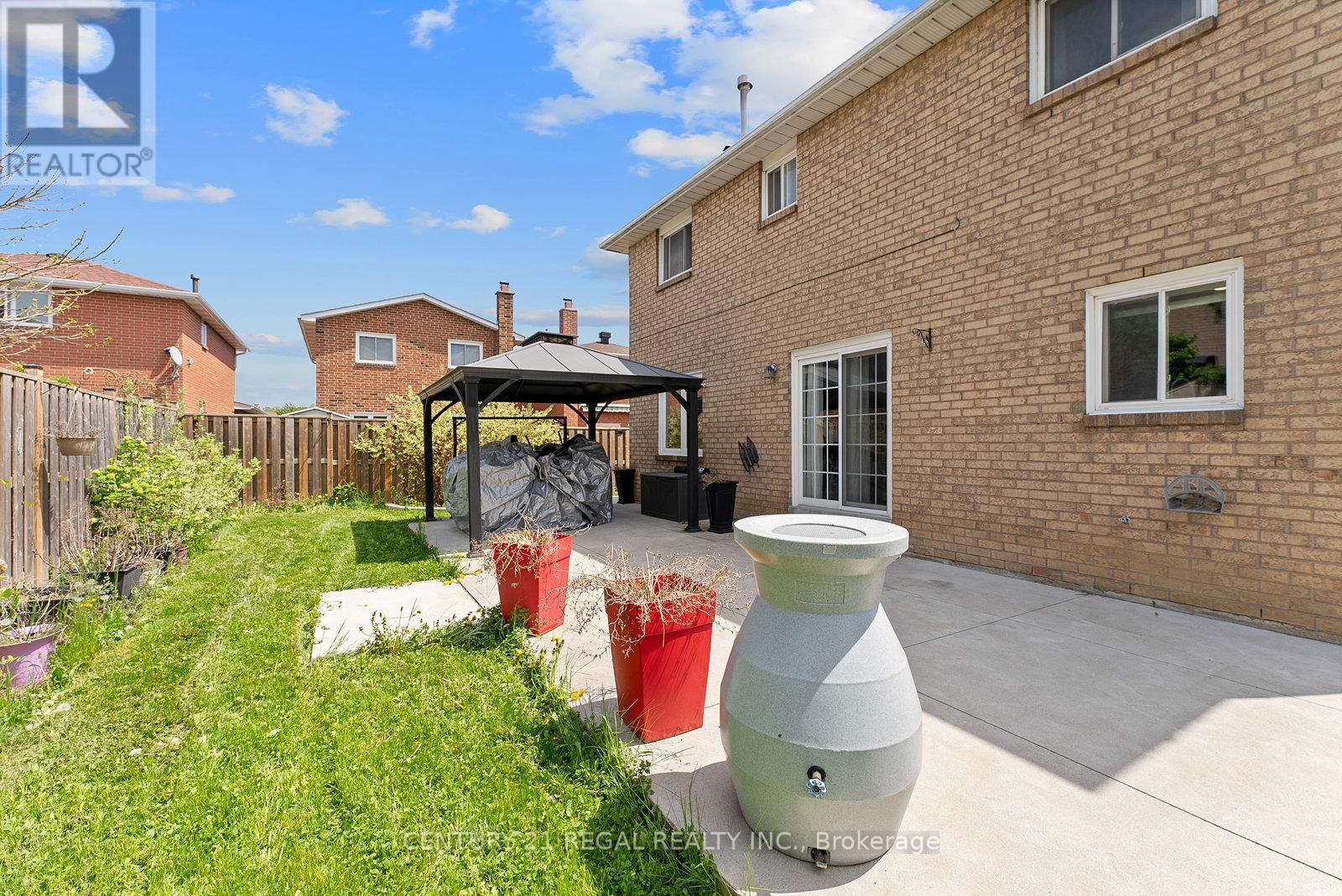 97 HINCHLEY WOOD GROVE Image 47
