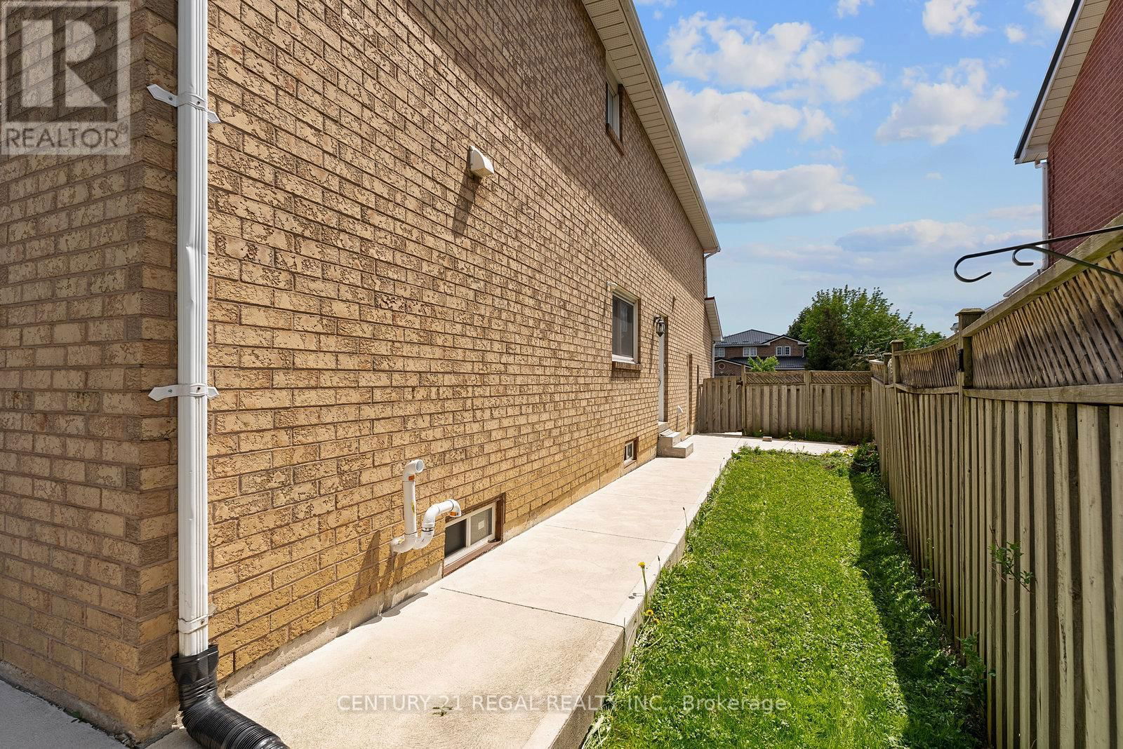 97 HINCHLEY WOOD GROVE Image 49
