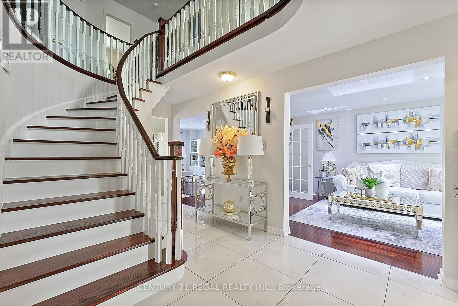 97 HINCHLEY WOOD GROVE Image 7