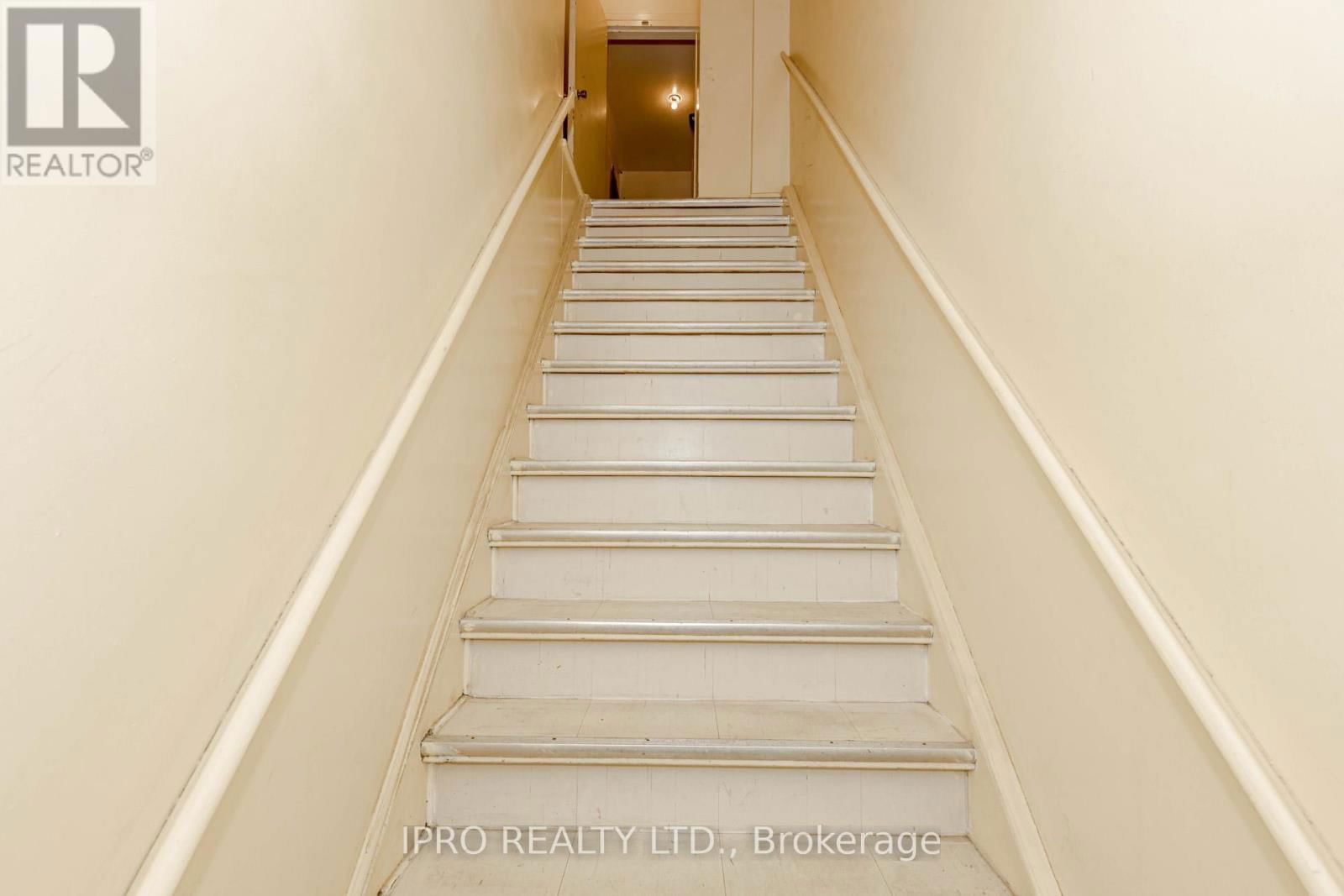 846 WILSON AVENUE Image 10