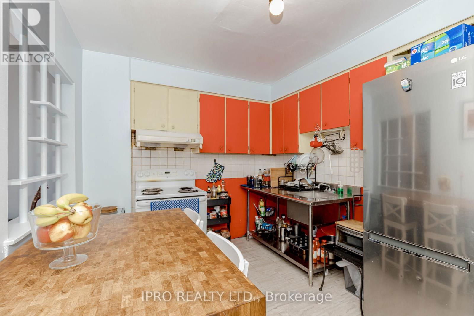 846 WILSON AVENUE Image 11