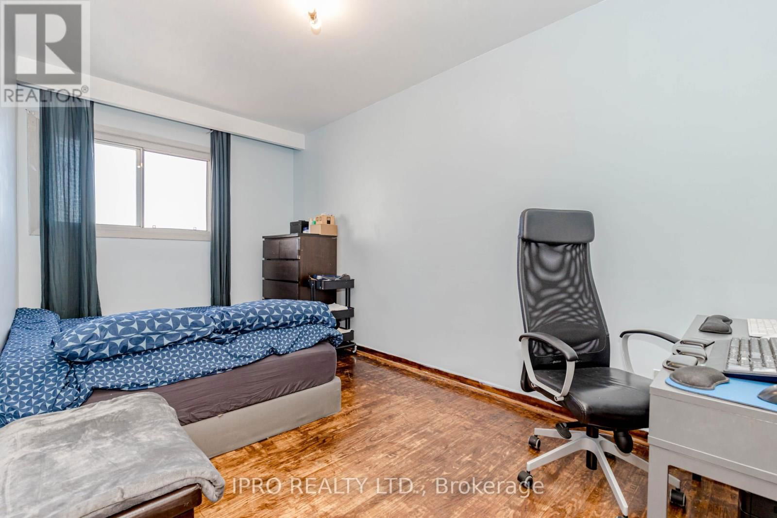 846 WILSON AVENUE Image 18