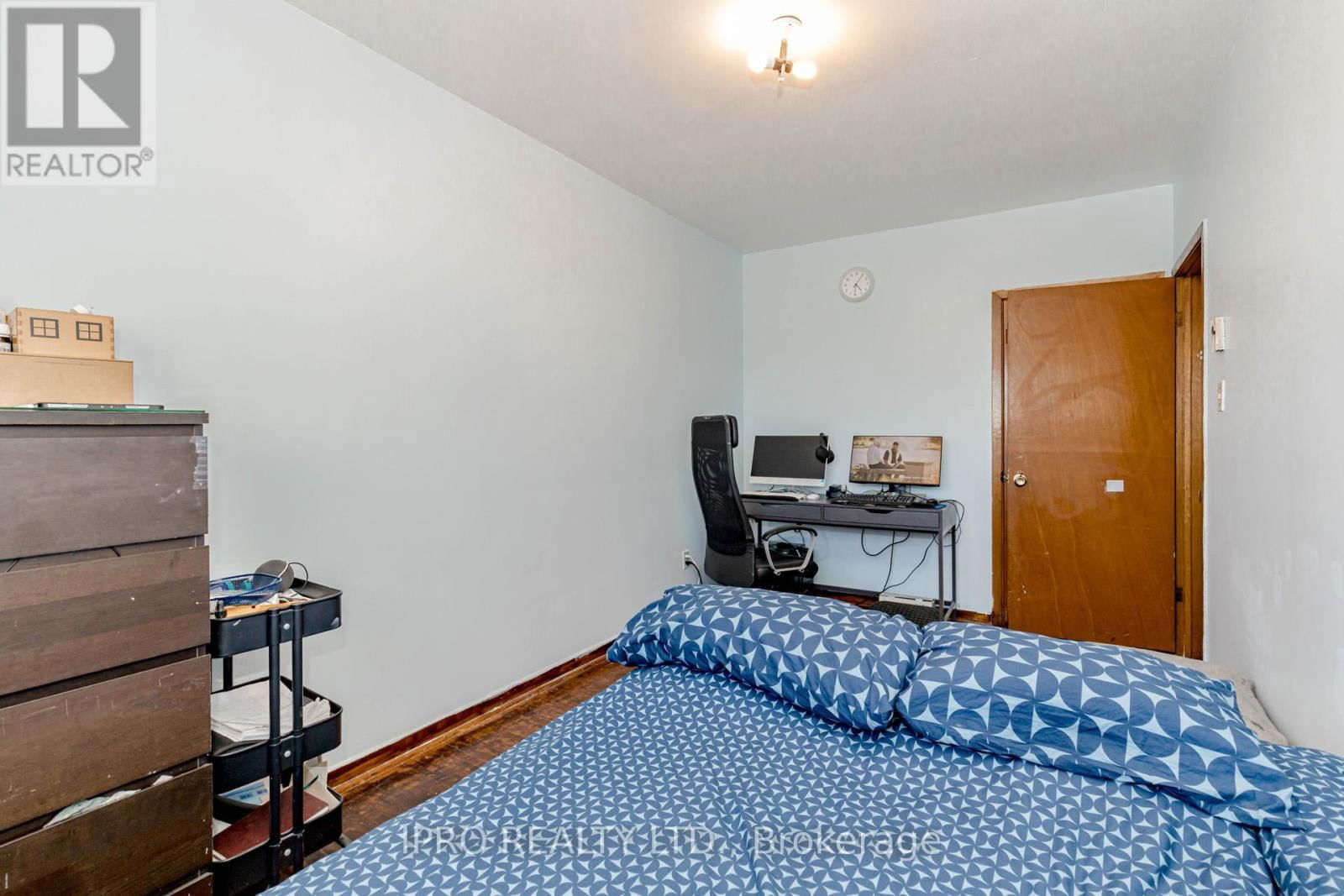 846 WILSON AVENUE Image 19