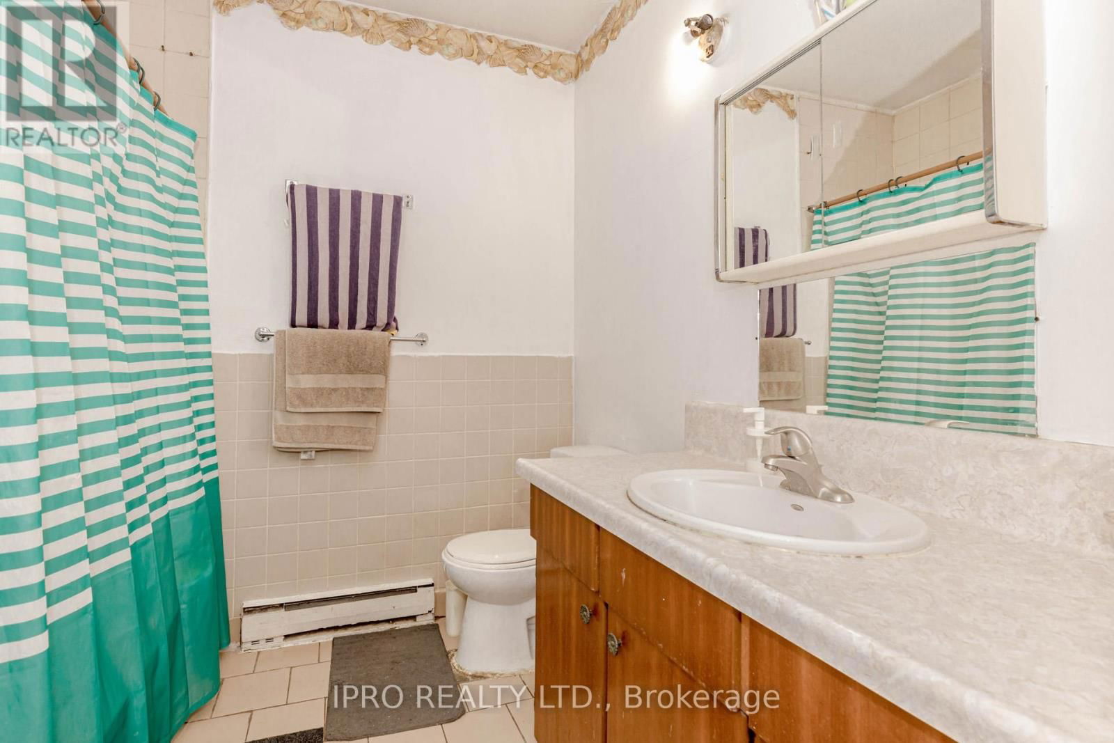 846 WILSON AVENUE Image 22