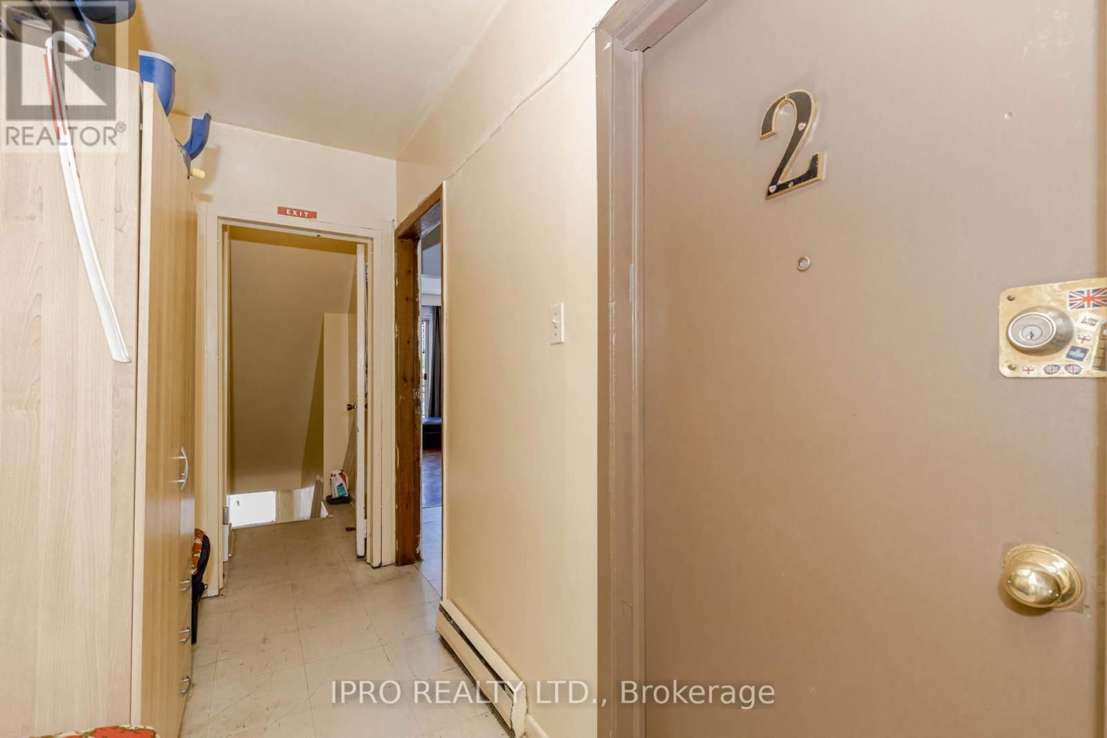 846 WILSON AVENUE Image 23