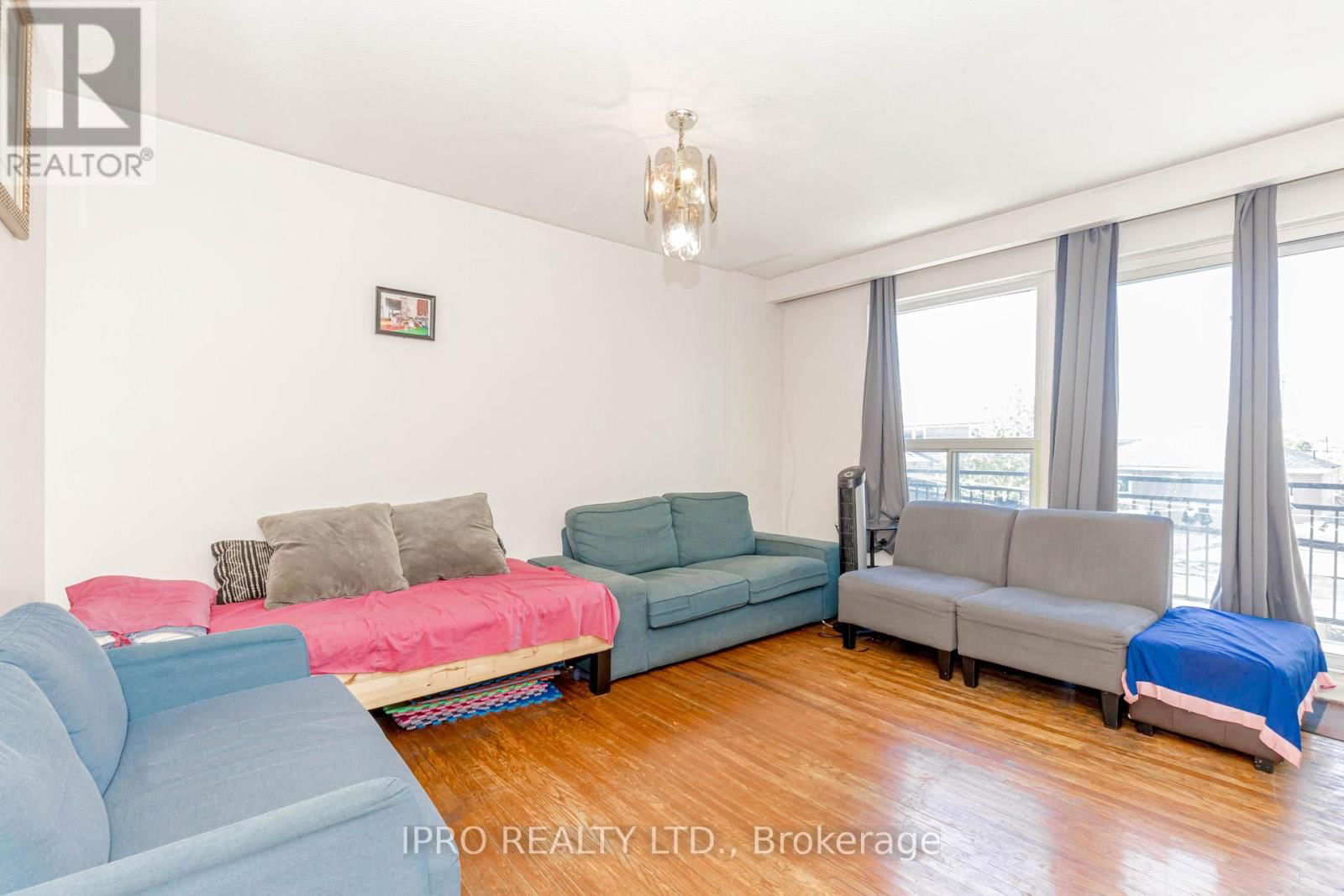 846 WILSON AVENUE Image 26