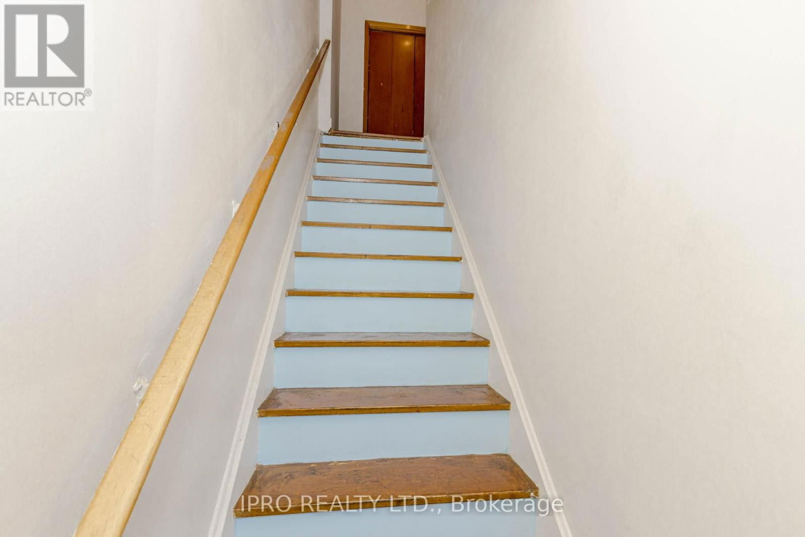 846 WILSON AVENUE Image 28