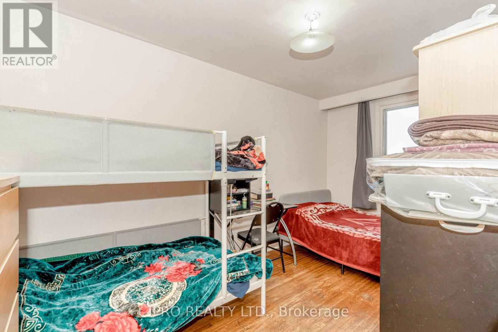 846 WILSON AVENUE Image 29
