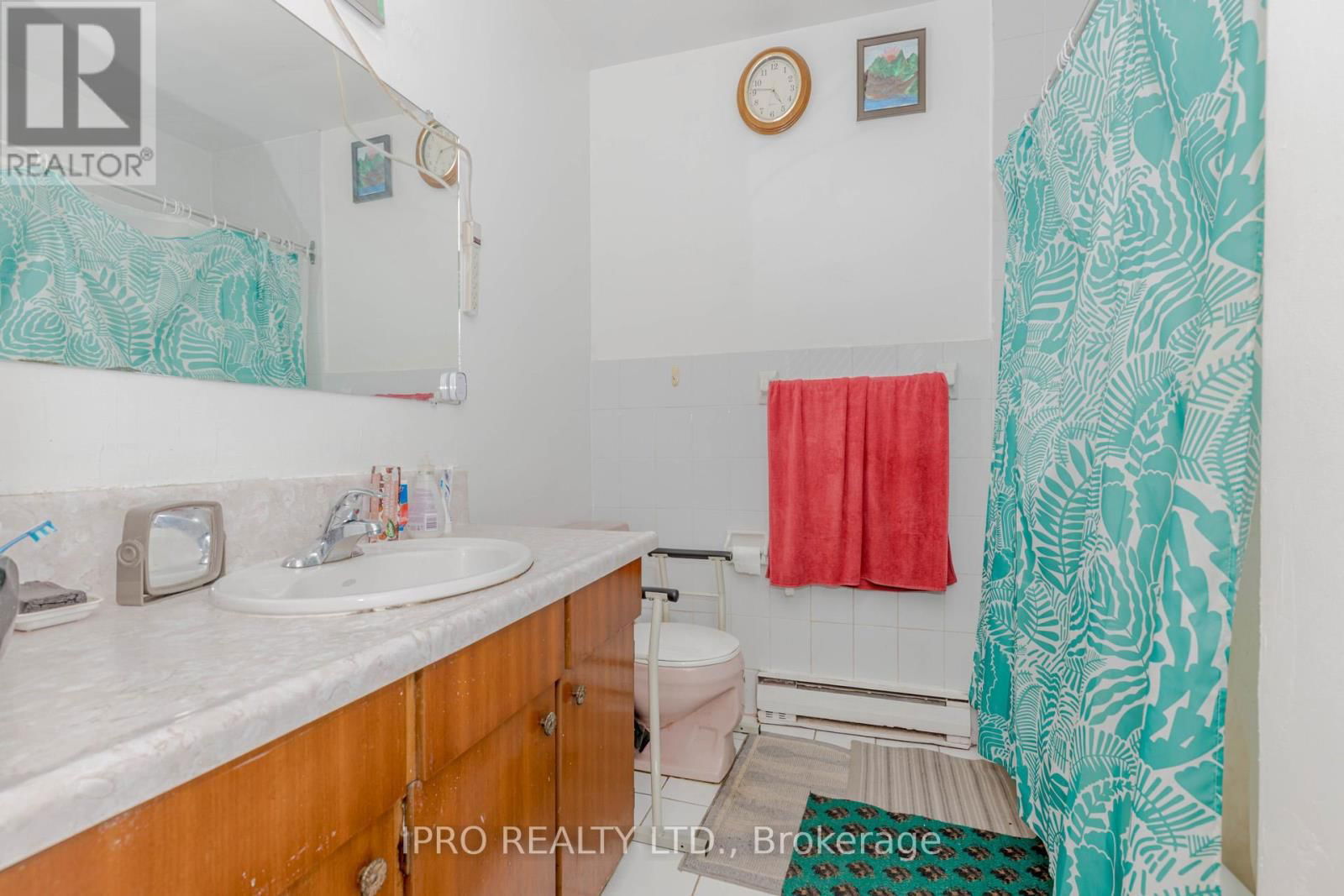 846 WILSON AVENUE Image 31