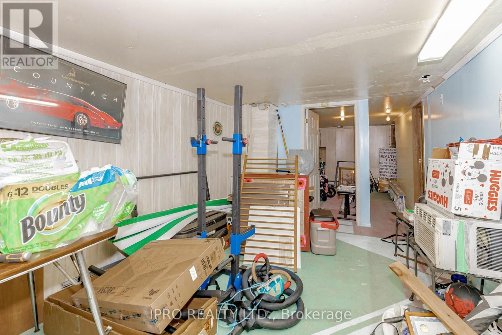 846 WILSON AVENUE Image 36