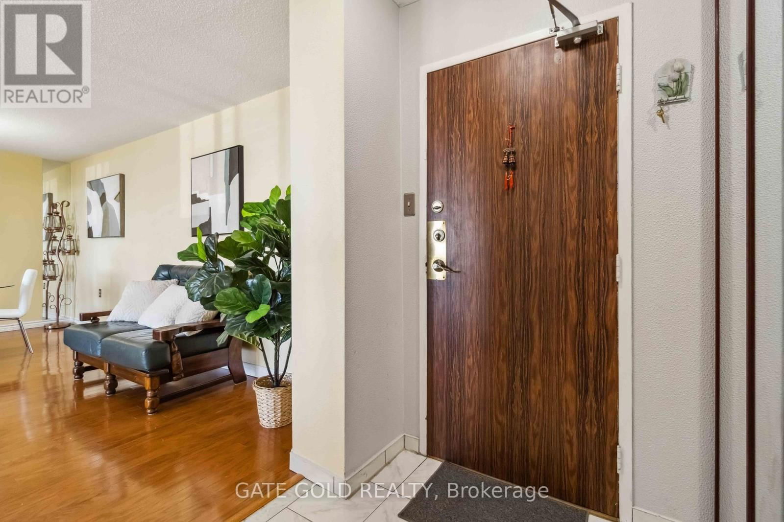 2510 - 18 KNIGHTSBRIDGE ROAD Image 11